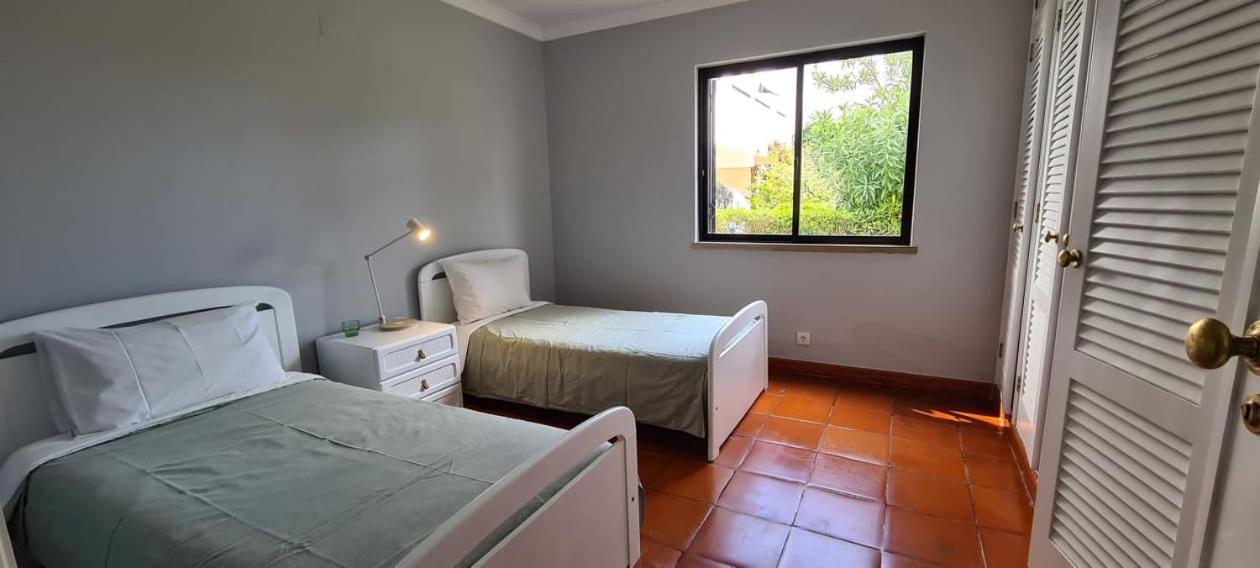 Apartamento Solar Dos Pinheiros Apartment กัวเตย์รา ภายนอก รูปภาพ